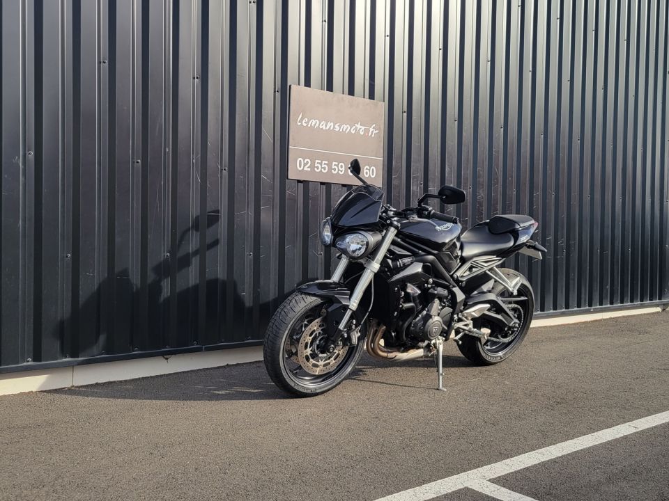 TRIUMPH STREET TRIPLE 660 S 10