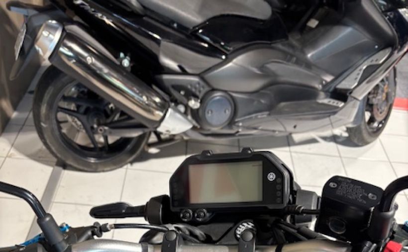 YAMAHA MT-03 2