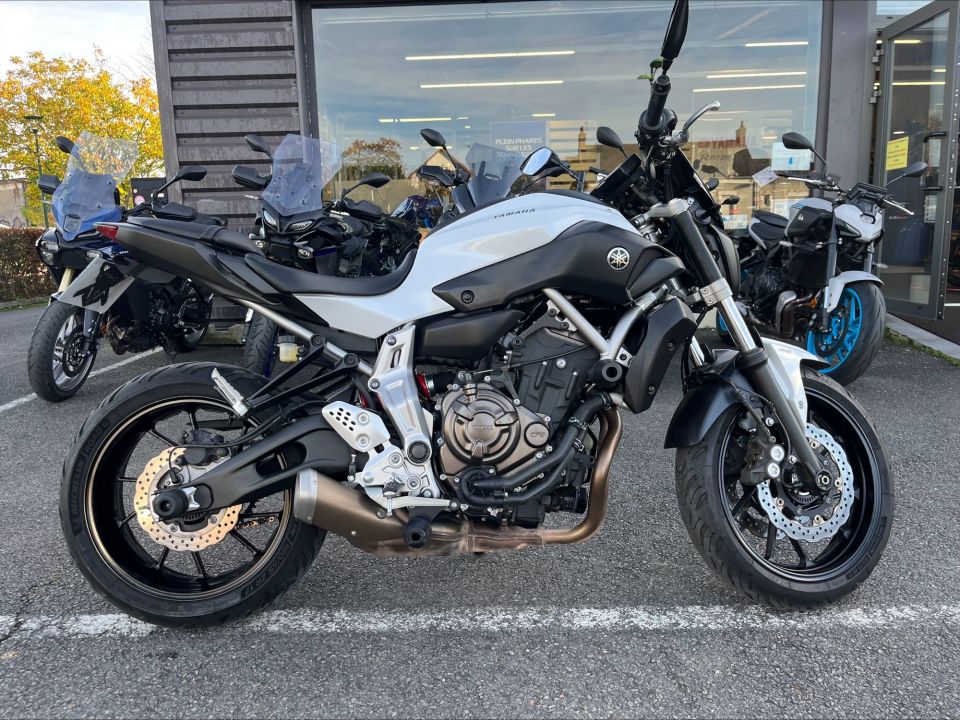 YAMAHA MT-07 (47.5CV) 1