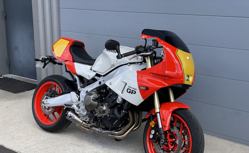 YAMAHA XSR 900 GP 1
