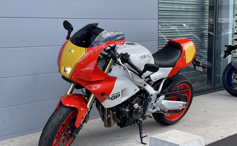 YAMAHA XSR 900 GP 4