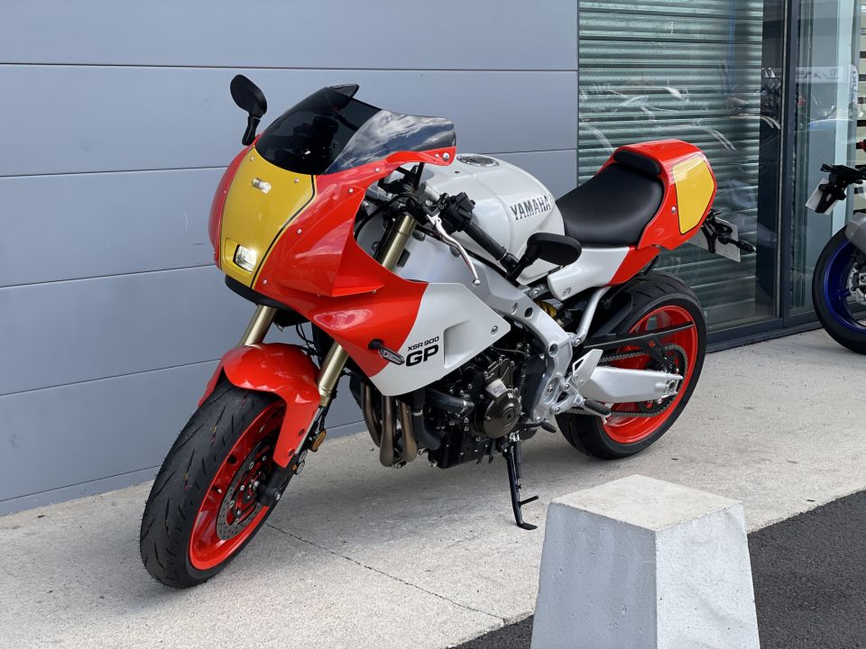 YAMAHA XSR 900 GP 4