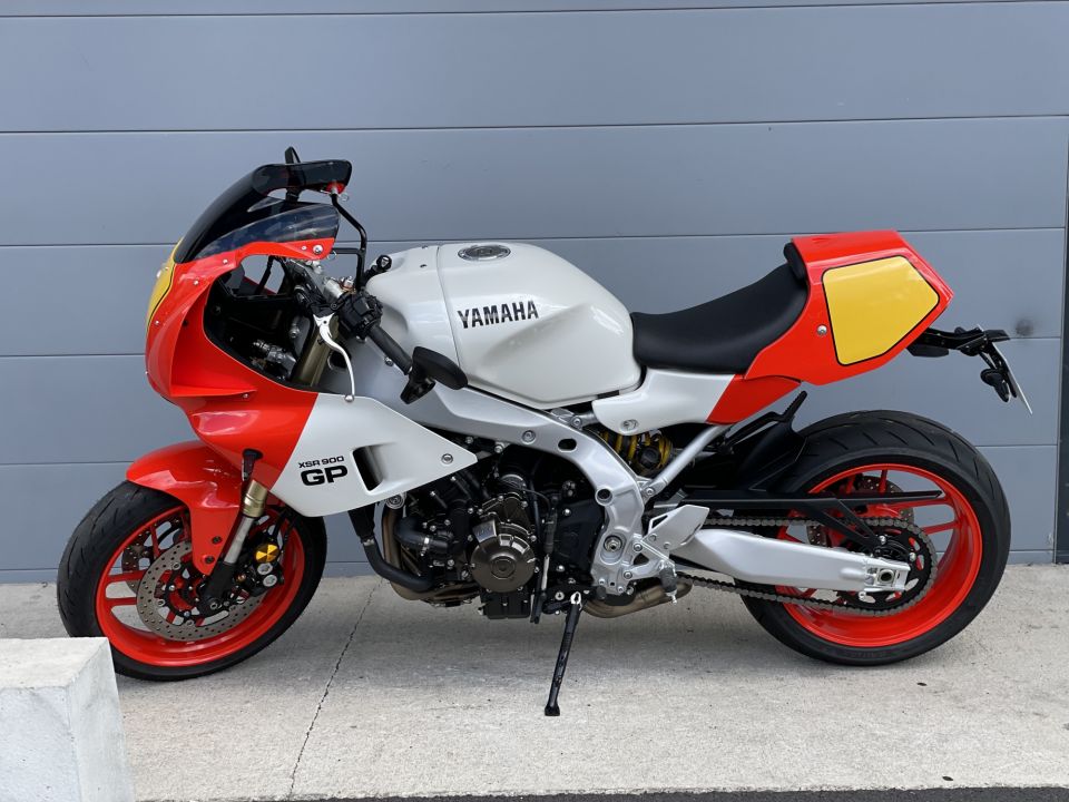 YAMAHA XSR 900 GP 3