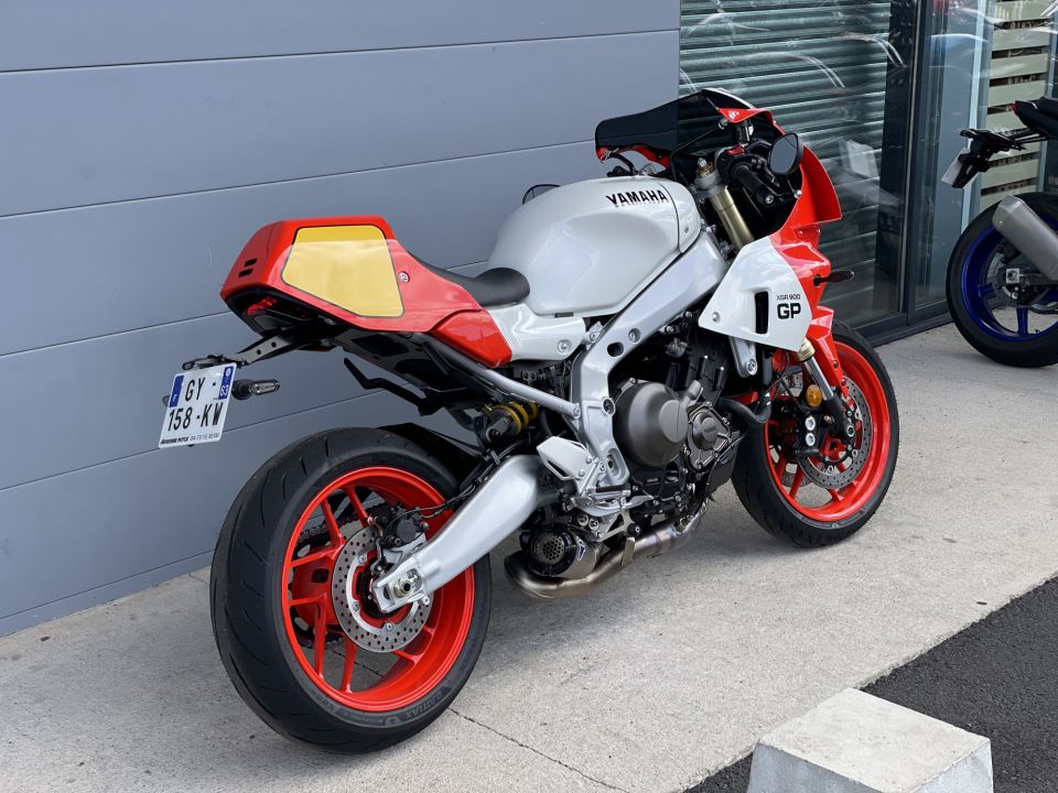 YAMAHA XSR 900 GP 2