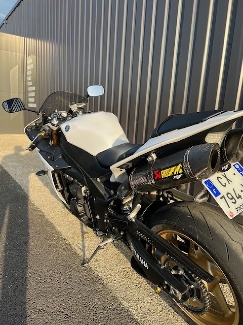 YAMAHA YZF 1000 R1 CROSS PLANE 3