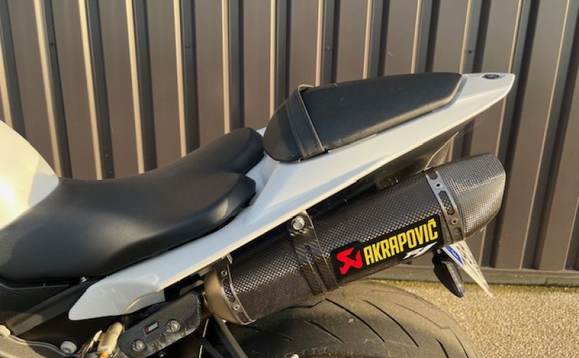 YAMAHA YZF 1000 R1 CROSS PLANE 4