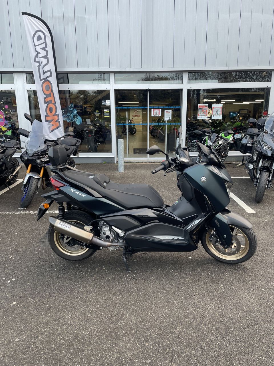 YAMAHA XMAX 300 Tech Max 3