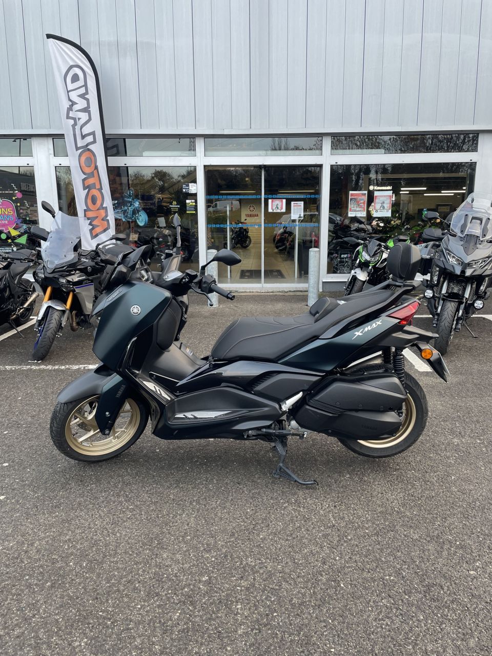YAMAHA XMAX 300 Tech Max 0