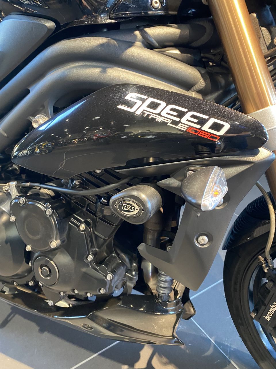 TRIUMPH SPEED TRIPLE 1050 1