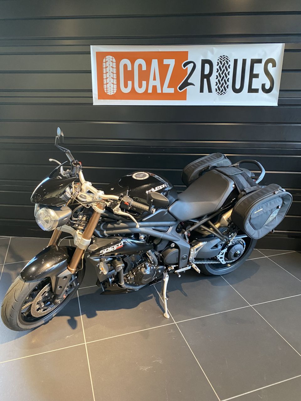 TRIUMPH SPEED TRIPLE 1050 2