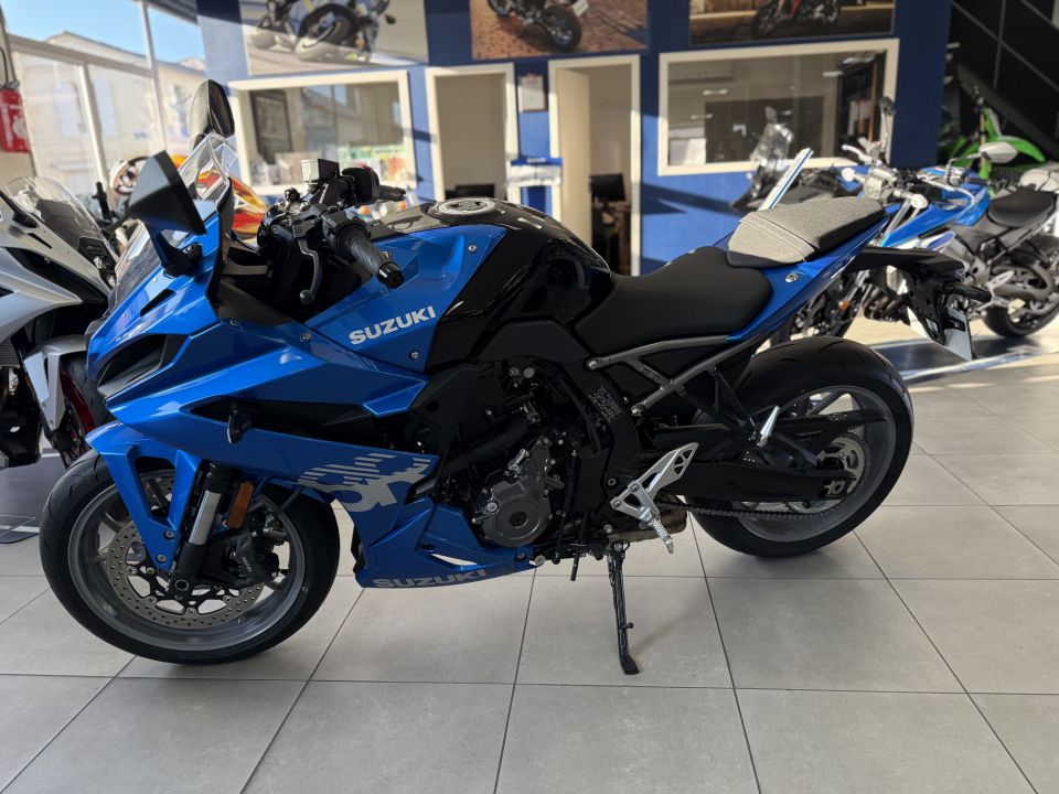 SUZUKI GSX-8R 36
