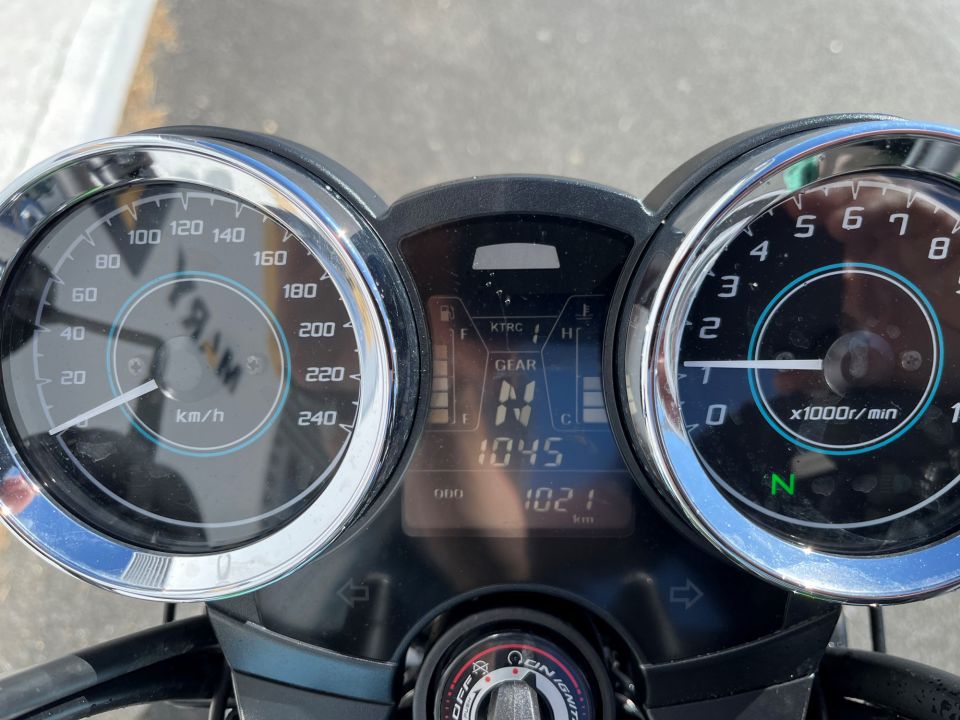 KAWASAKI Z 650 RS 26