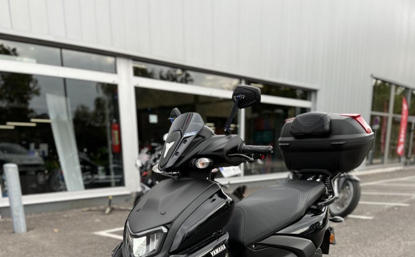 YAMAHA RayZR 125 3