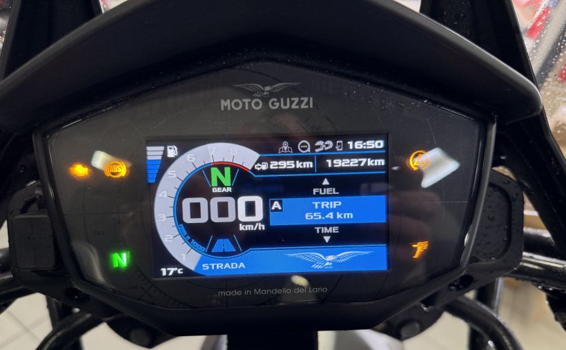 MOTO GUZZI V85 TT 850 18