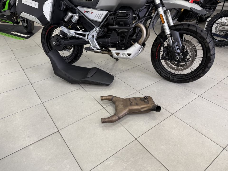 MOTO GUZZI V85 TT 850 27