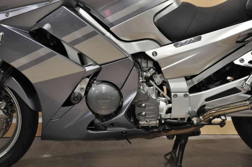 YAMAHA FJR 1300 ABS 9