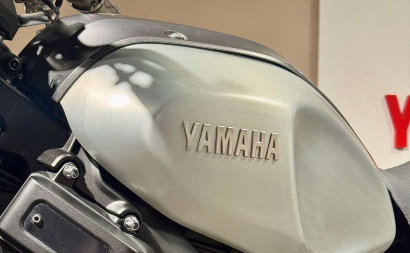 YAMAHA XSR 900 5