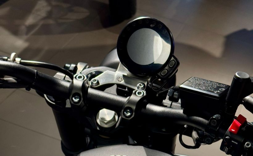 YAMAHA XSR 900 6