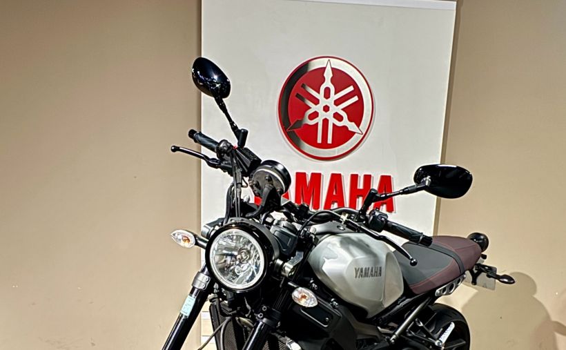 YAMAHA XSR 900 2