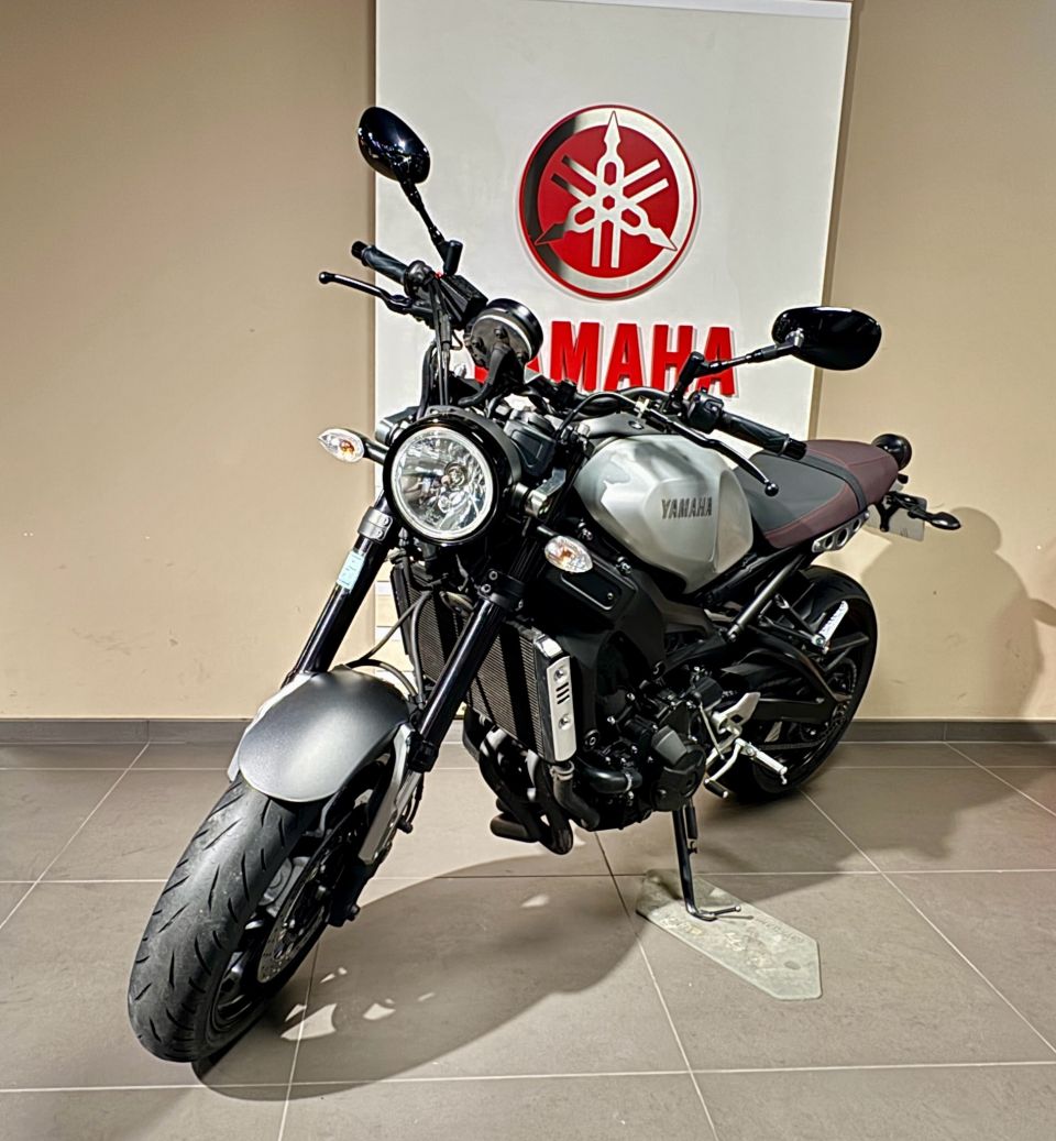 YAMAHA XSR 900 2