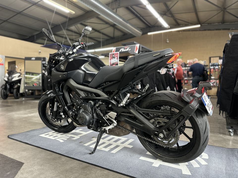 YAMAHA MT-09 2