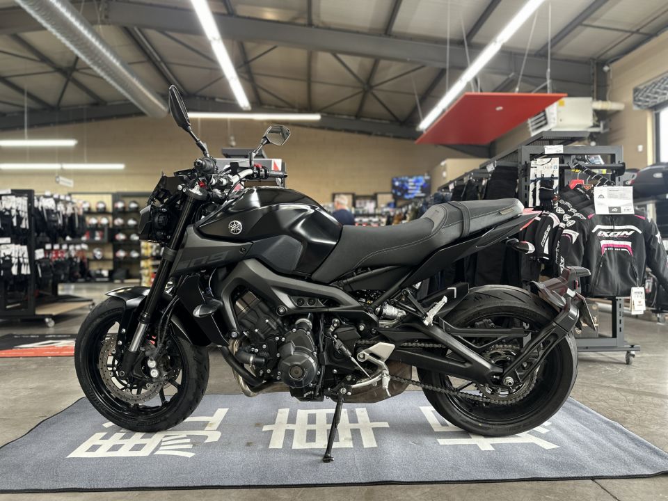 YAMAHA MT-09 12