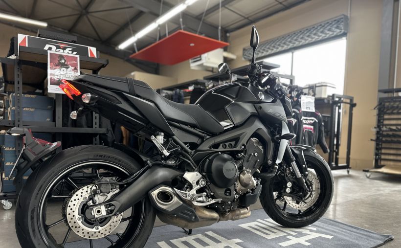 YAMAHA MT-09 8
