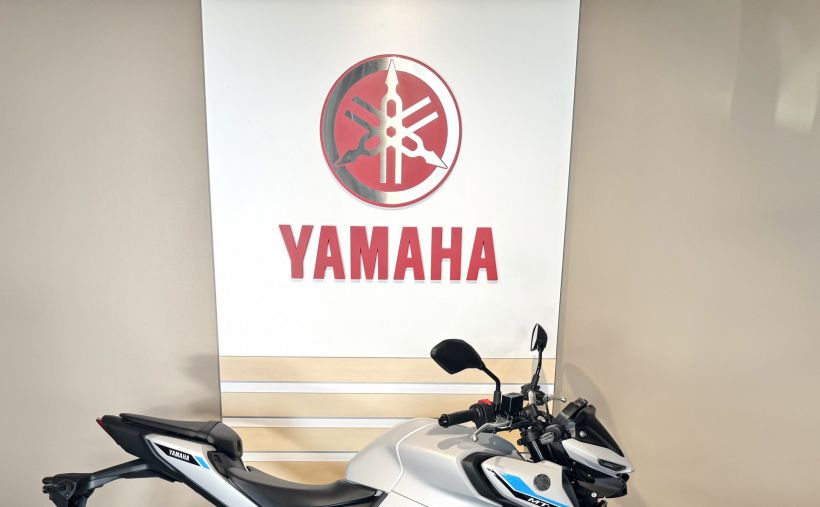 YAMAHA MT-03 1