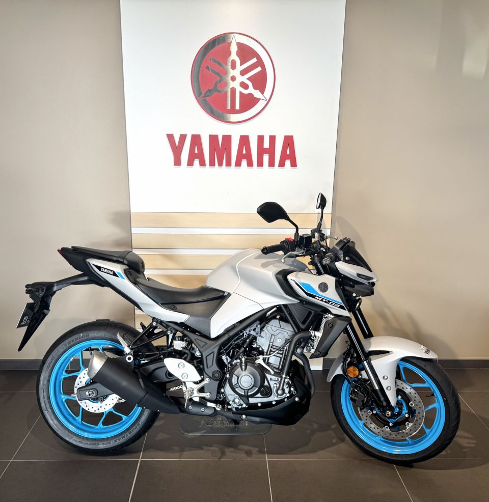 YAMAHA MT-03 1