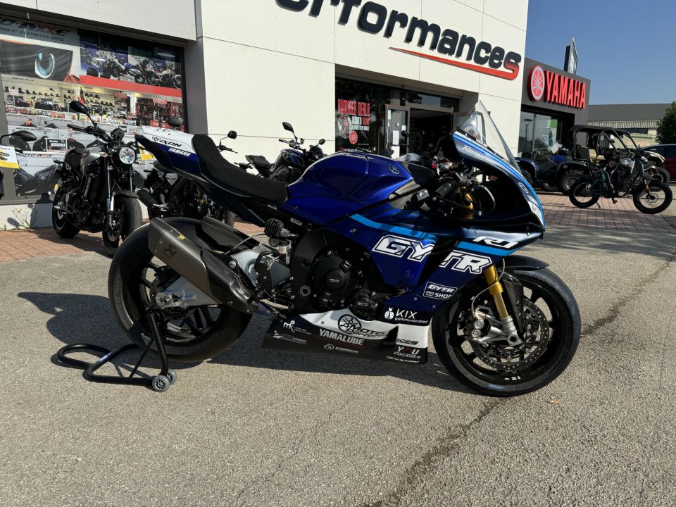 YAMAHA YZF 1000 R1 M 1