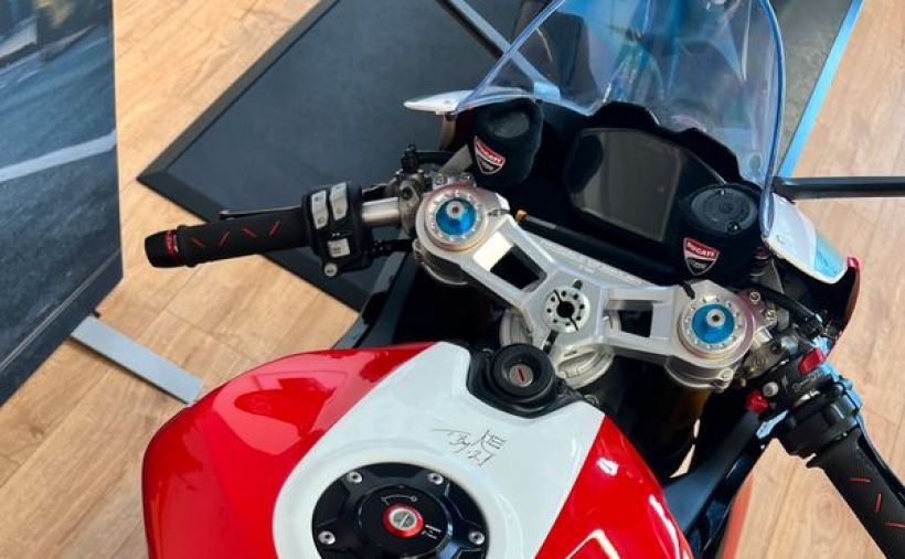 DUCATI 955 PANIGALE V2 EDITION BAYLISS 1