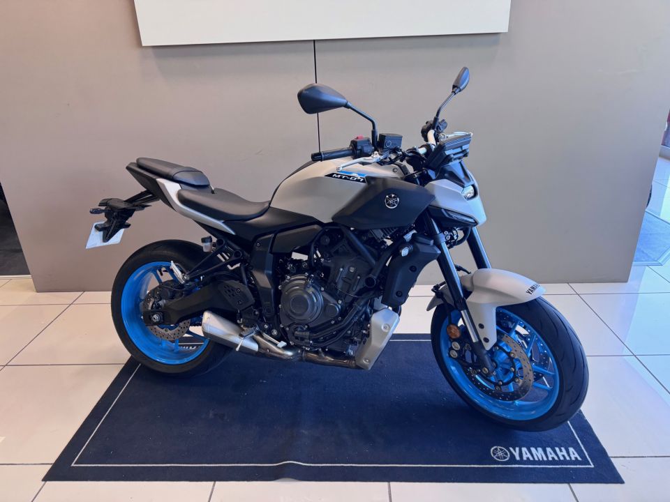 YAMAHA MT-07 (47.5CV) 8