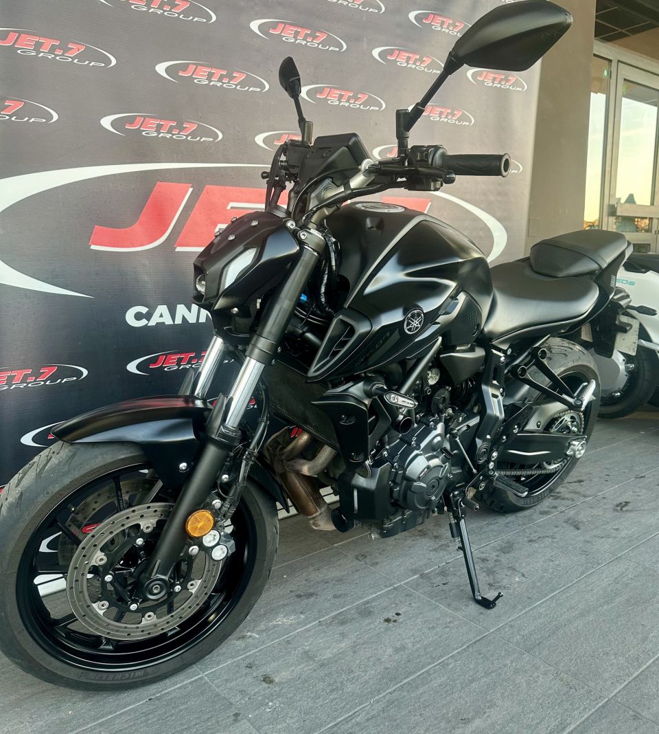 YAMAHA MT-07 (47.5CV) 4