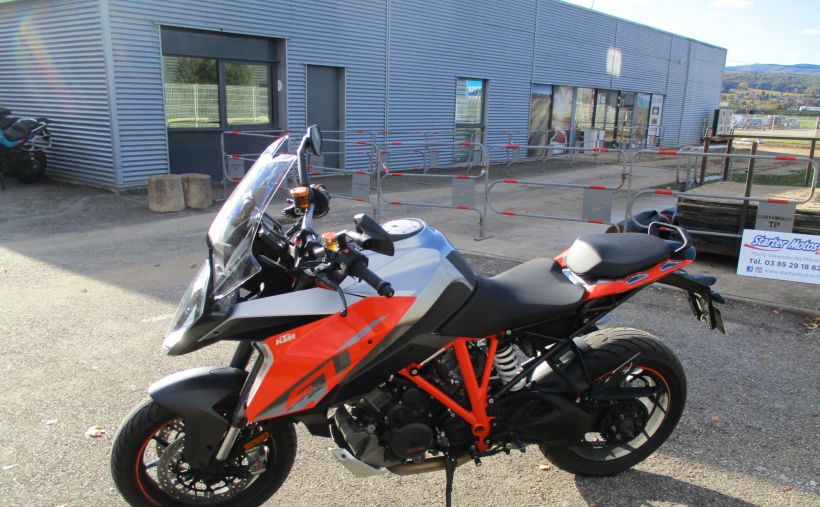 KTM 1290 SUPER DUKE GT 9