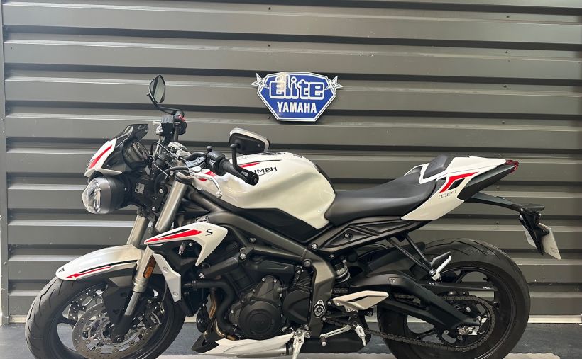 TRIUMPH STREET TRIPLE 660 S 2