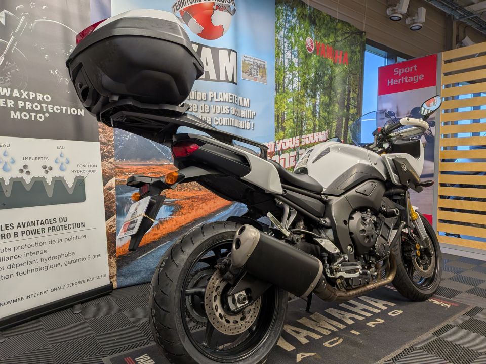 YAMAHA FZ8 S ABS 2
