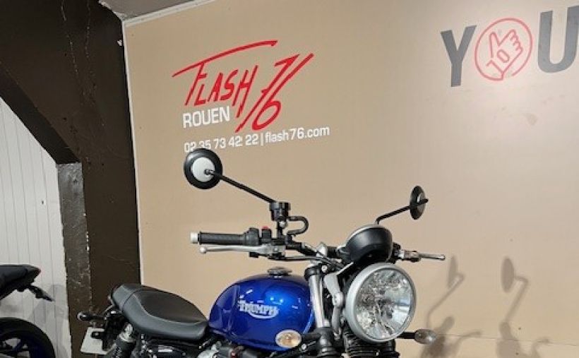 TRIUMPH STREET TWIN  900 1