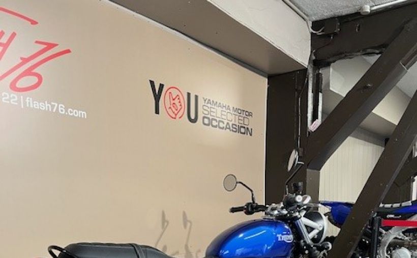 TRIUMPH STREET TWIN  900 2