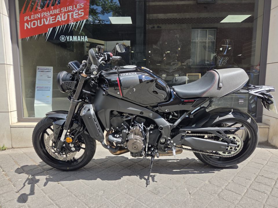 YAMAHA XSR 900 1
