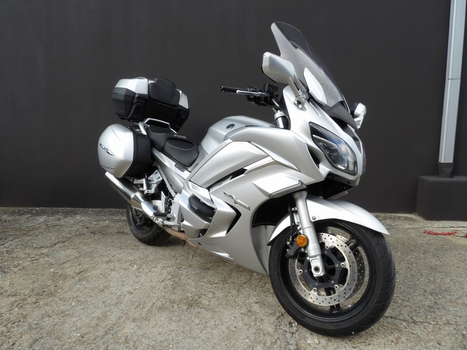 YAMAHA FJR 1300 2