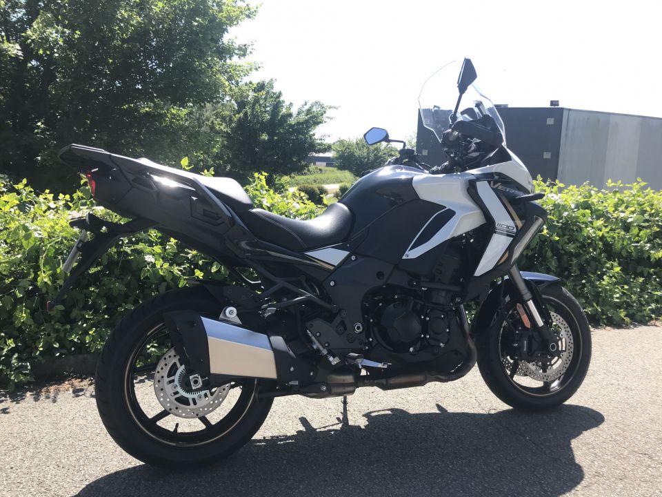KAWASAKI VERSYS 1100 SE 4
