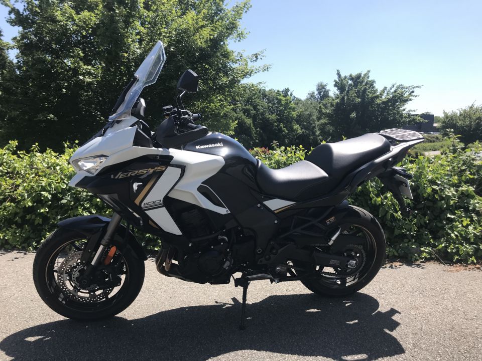 KAWASAKI VERSYS 1100 SE 8