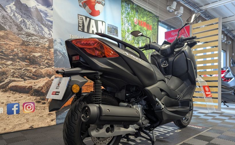 YAMAHA XMAX 125 2