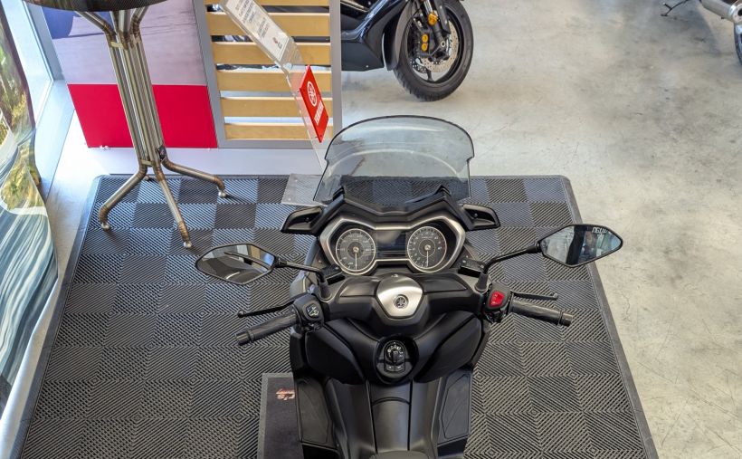 YAMAHA XMAX 125 4