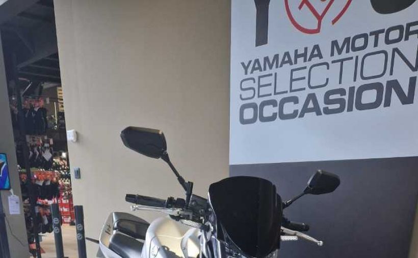 YAMAHA FZ1 1
