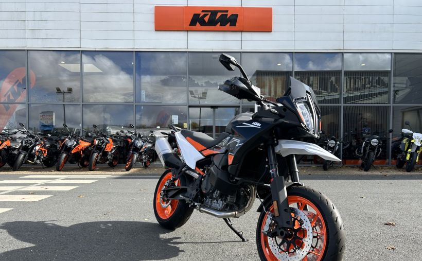 KTM 890 SMT 1