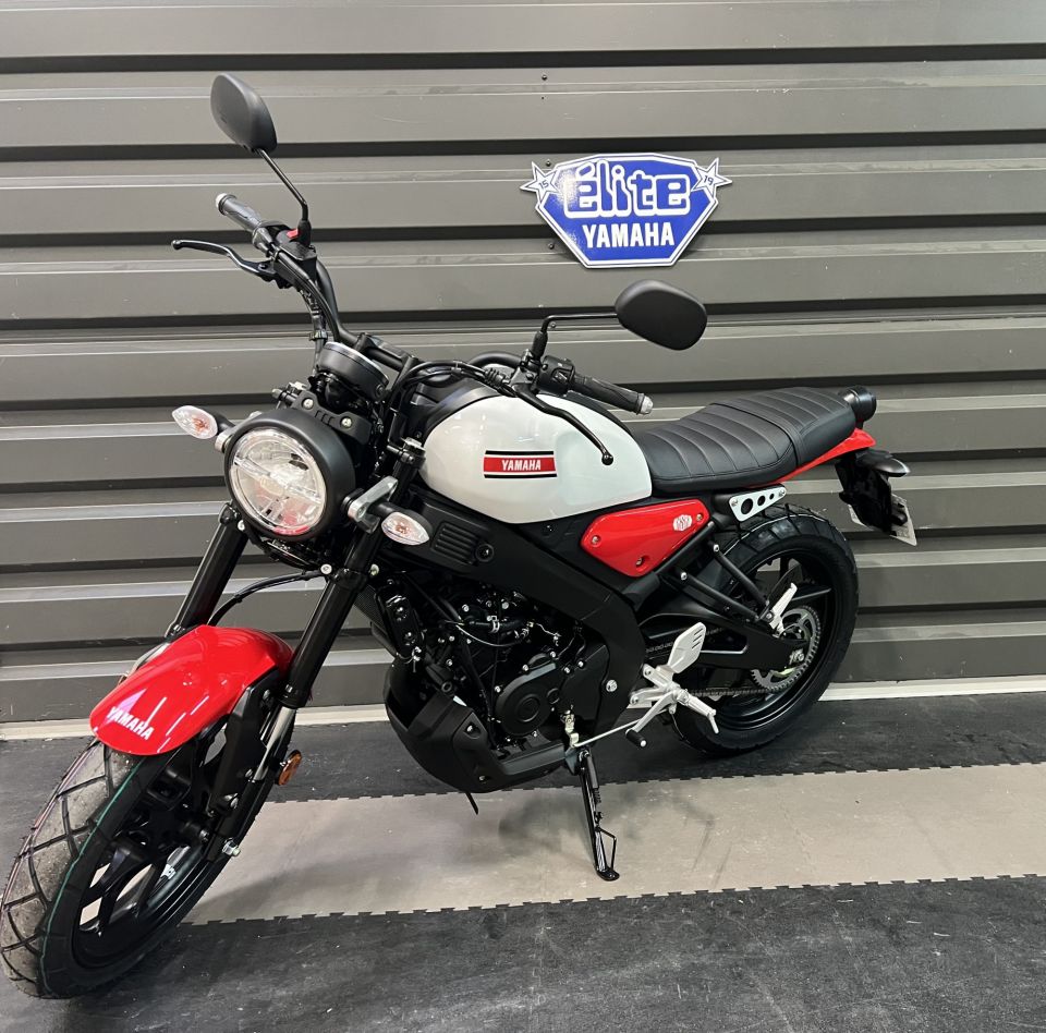 YAMAHA XSR 125 3