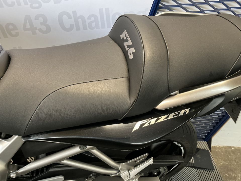 YAMAHA FZ6 600 FAZER GT 15