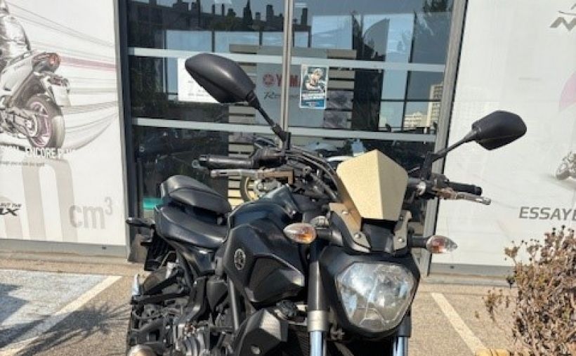 YAMAHA MT-07 1