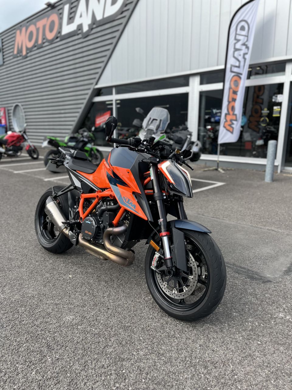 KTM 1290 SUPER DUKE R 6
